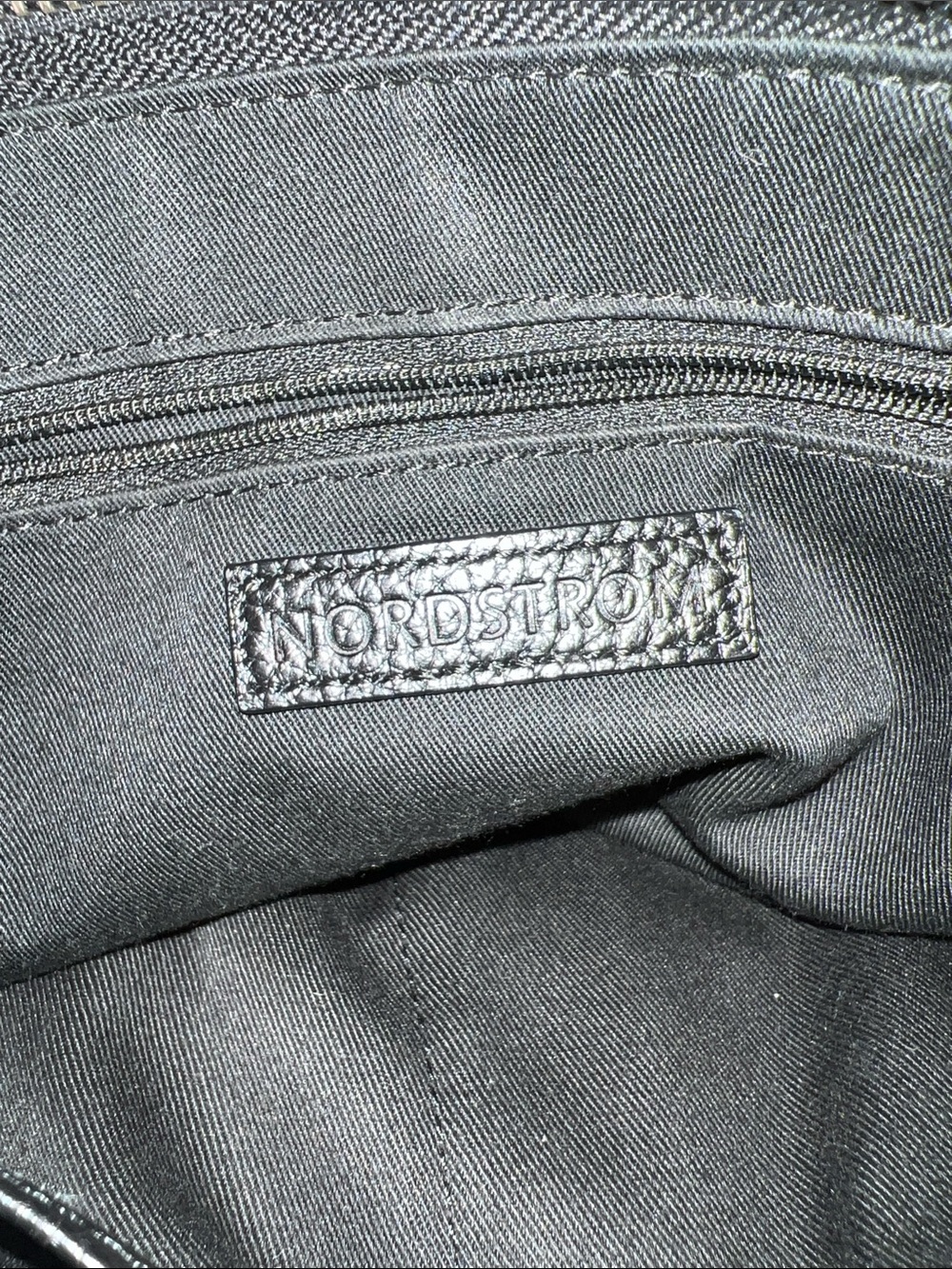 Pebbled Classic Black Leather Crossbody Bag - Picture 7 of 12